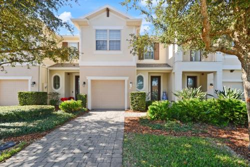 Quiet Sanford Home with Pool Access - 4 Mi to Dtwn! in Sanford, USA