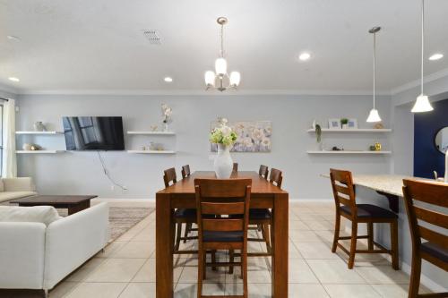 Quiet Sanford Home with Pool Access - 4 Mi to Dtwn! in Sanford, USA