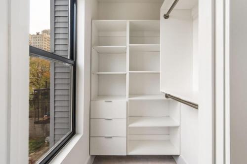2BR Bright & Modern Urban Base Near Manhattan - main image