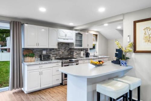 4BR Home Minutes to NYC Time Square - image 4