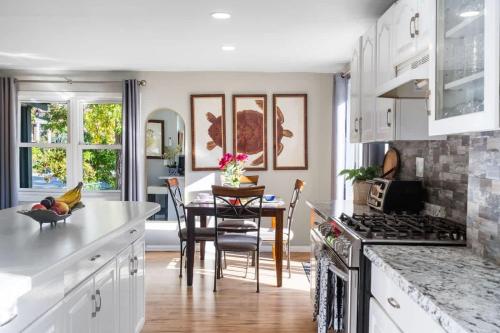 4BR Home Minutes to NYC Time Square in 提內克