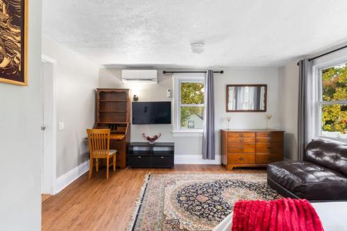 4BR Home Minutes to NYC Time Square - image 10