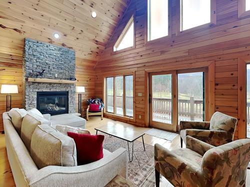 Valley Lodge in McHenry, USA