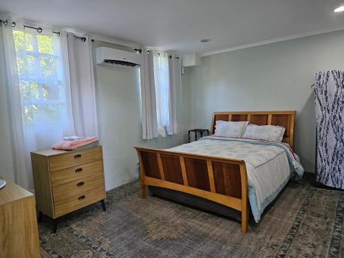 Modern 2-bedroom Apartment near Roseau in Canefield