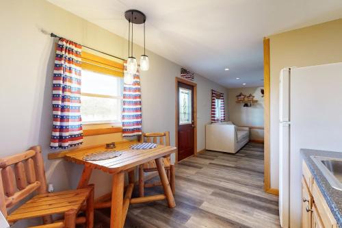 Blue Line Resort Cabin #3 in Carbondale, USA