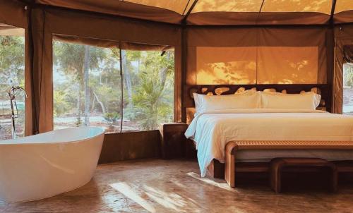 LJs Chichikan Eco Luxury Retreat in 弗蘭波亞內斯II