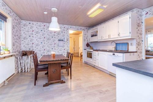 VGO959-Kalv-Gunnarpsvaegen-3 in Alnas