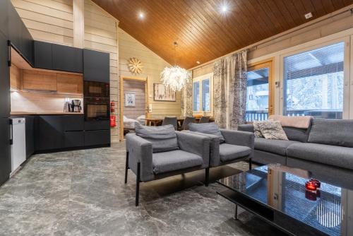مطبخ, Villa Kataja by Holiday in Lapland in يلاسجارفى