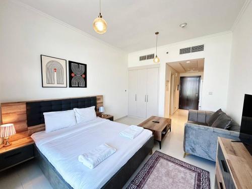 Cozy Studio Retreat in Damac Hills - image 10