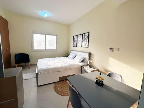 Guestroom, Cordoba Palace Studio In Silicon Oasis by Petals Holiday Homes in Dubai Silicon Oasis