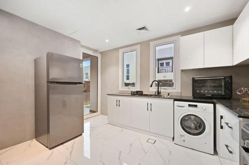 5 BR Villa Near Business Bay By Petals Holiday Homes - image 10