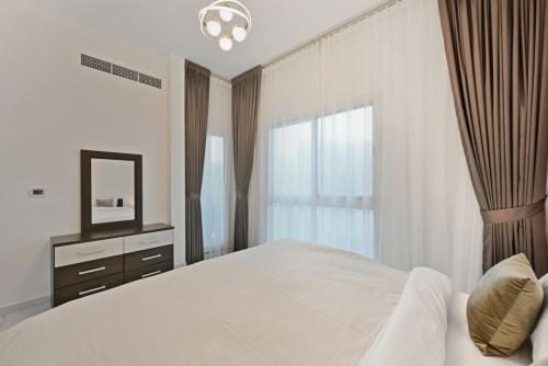 5 BR Villa Near Business Bay By Petals Holiday Homes - image 13