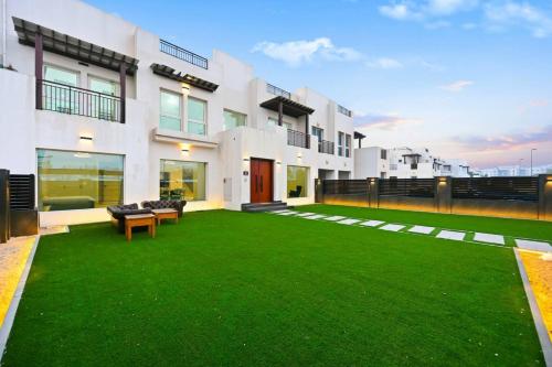 5 BR Villa Near Business Bay By Petals Holiday Homes - image 8