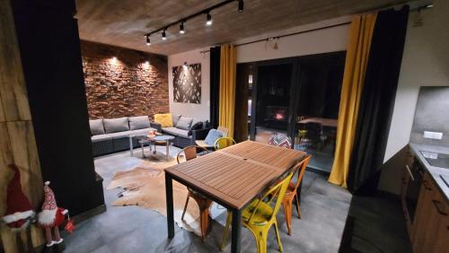 Cudodomek SPA Loft koło Ełku (Cudodomek SPA Loft kolo Elku) in Mrozy Wielkie