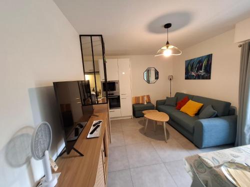 T2 paisible, wifi, proche plage et pinède (T2 paisible, wifi, proche plage et pinede) in 濱海聖芒德里耶