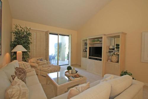 V3986 - 2 Hole Circle in Palm Desert, USA