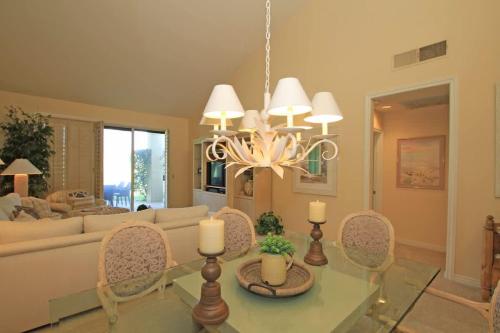 V3986 - 2 Hole Circle in Palm Desert, USA
