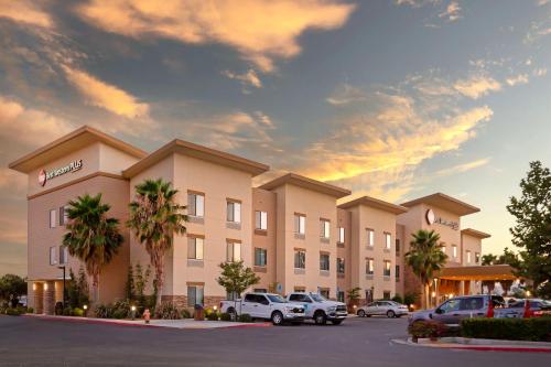 Best Western Plus Coalinga Inn - main image