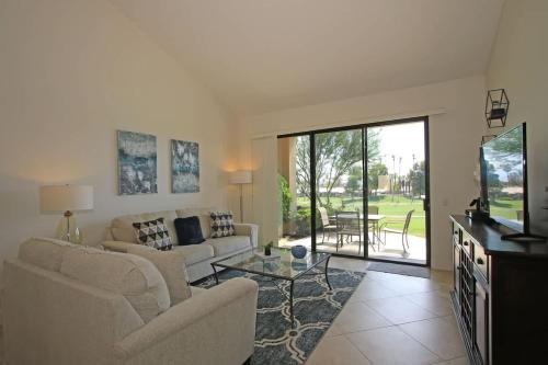 VS862 - Bloom Valley in Palm Desert, USA