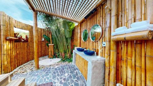 Bliss Sanctuary Vista - Glamping and Club in El Peñol