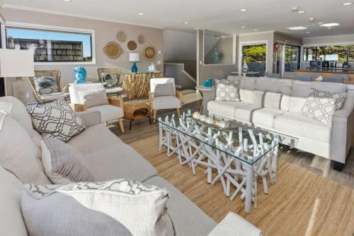Oceanview Luxury - 5BR - Hot Tub - Steps to Beach in Уотсонвілль
