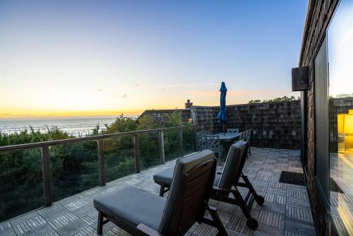 Oceanview Luxury - 5BR - Hot Tub - Steps to Beach in Уотсонвілль