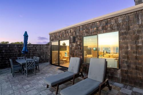 Oceanview Luxury - 5BR - Hot Tub - Steps to Beach in Уотсонвілль