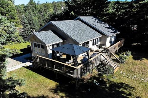 Amazing Lakefront cottage on Paradise Lake in Haliburton (ON)