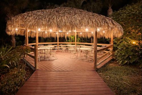 Bahama Bay Resort- Near Disney-pools & Beach for 6 in Davenport