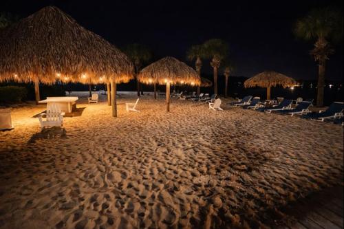 Bahama Bay Resort- Near Disney-pools & Beach for 6 in Davenport