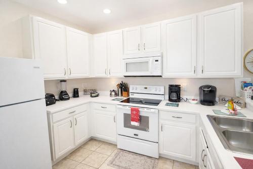 Bahama Bay Resort- Near Disney-pools & Beach for 6 in Davenport