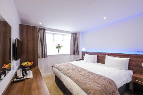 Signature London - image 13