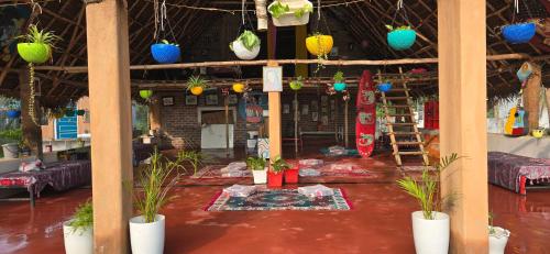 WoodPacker Hostel Pondicherry - Thiruvanamalai