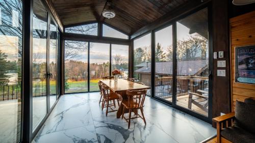 景觀, Stunning Lakeview Muskoka Pier 100 Resort in 溫德米爾(ON)