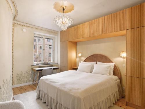 Enchanting 1BR w/ King Bed in Unbeatable Location in Hakaniemi