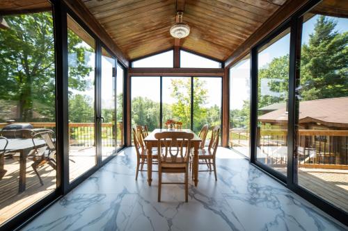 景觀, Stunning Lakeview Muskoka Pier 100 Resort in 溫德米爾(ON)