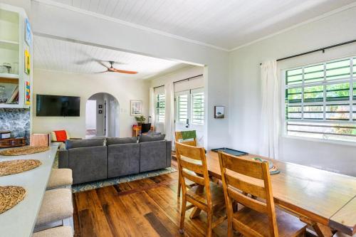 Emmanuel's Country Villa with private yard in Saint Patrick