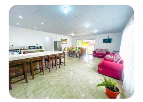 Casa grande in Santa Cruz Verapaz