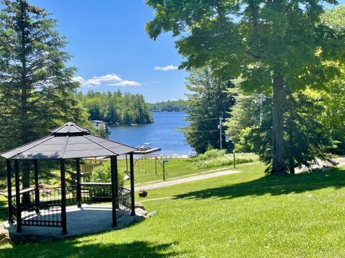 Stunning Lakeview Muskoka Pier 100 Resort