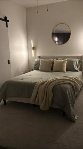 Golden Getaway in the Heart of Midtown in English Avenue