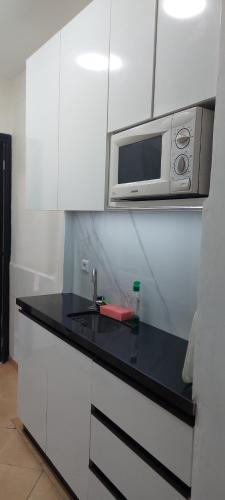kuhinja, Agadir Studio fonctionnel in El Houda