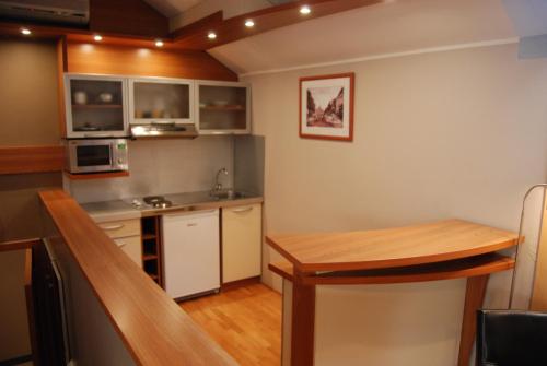 مطبخ, Car Royal Apartments and Rooms in نوفي ساد