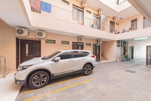 RedDoorz Syariah near Exit Toll Subang in Subang