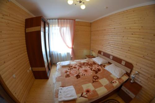 2 bedrooms, 4 beds