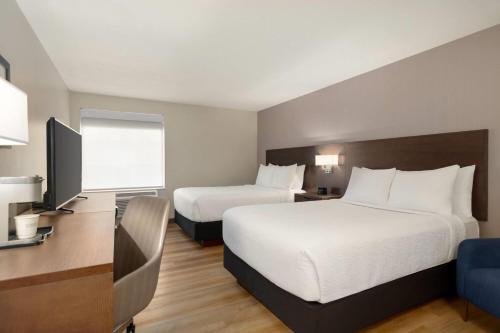 2 double beds