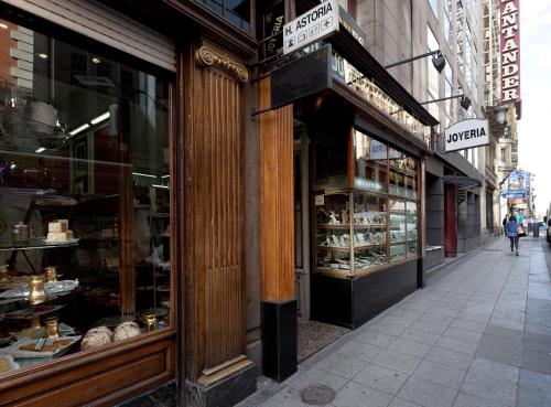 Hostal Astoria - image 5