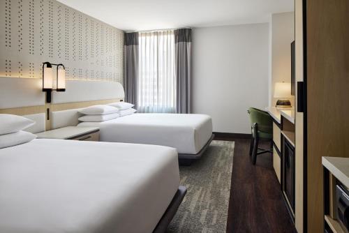 2 Double Beds High Floor