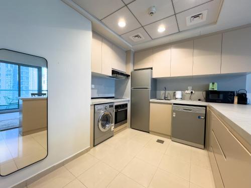 Werova- Waterfront 1-Bedroom Apartment Furnished - image 3