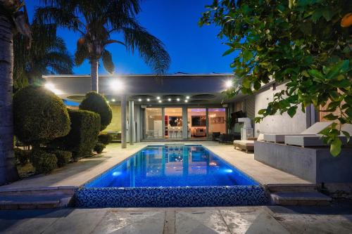 S Villa Place נהריה – khách sạn tại Nahariyya