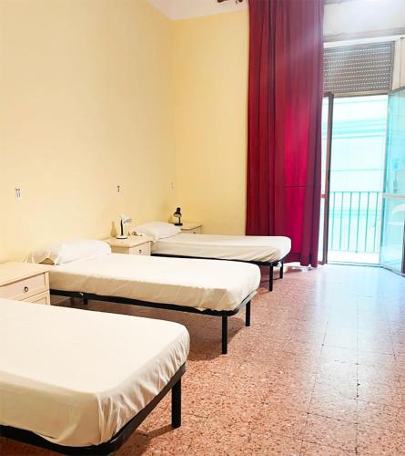 6 Small Rooms - image 6